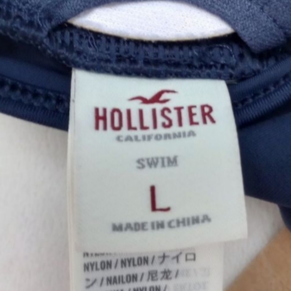 NWT Hollister Betty's Navy Ruffle Bikini Top, size Large - Picture 7 of 8